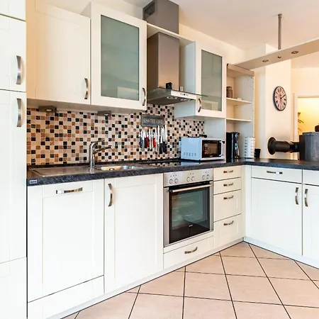 Apartment ⚓residenz-am-kurpark-fewo-8-„kuestenzeit“-kamin-aufzug-parkplatz-in-binz-300-m-bis-zum-strand Binz