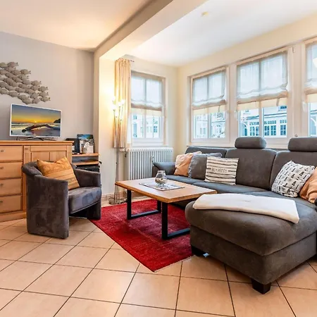 ⚓residenz-am-kurpark-fewo-8-„kuestenzeit“-kamin-aufzug-parkplatz-in-binz-300-m-bis-zum-strand Apartment Binz