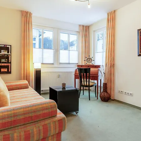 Apartment ⚓residenz-am-kurpark-fewo-8-„kuestenzeit“-kamin-aufzug-parkplatz-in-binz-300-m-bis-zum-strand *