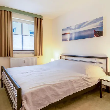 ⚓residenz-am-kurpark-fewo-8-„kuestenzeit“-kamin-aufzug-parkplatz-in-binz-300-m-bis-zum-strand Apartment